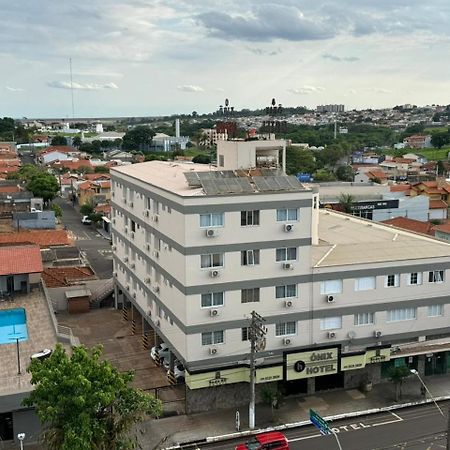 Onix Hotel Assis Esterno foto
