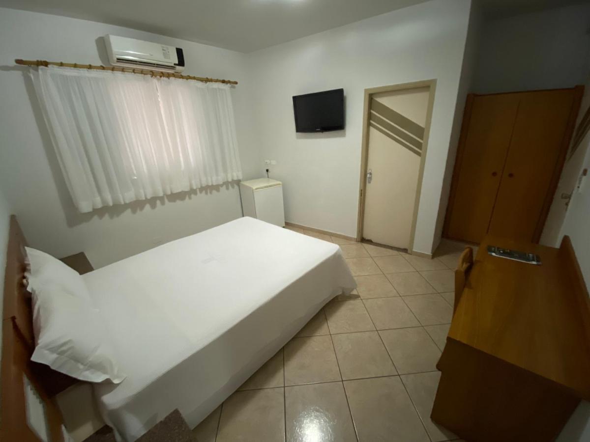 Onix Hotel Assis Esterno foto