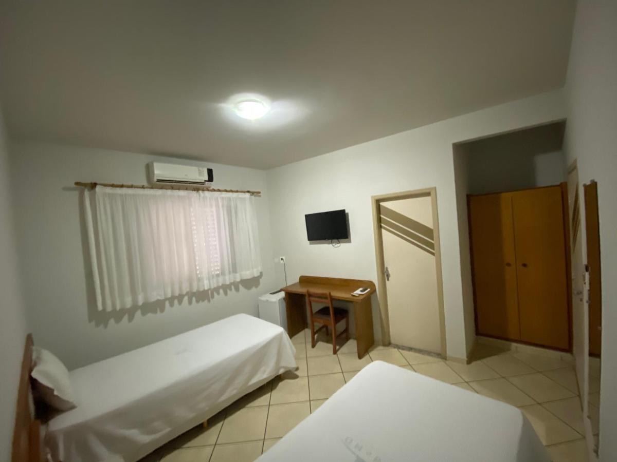 Onix Hotel Assis Esterno foto