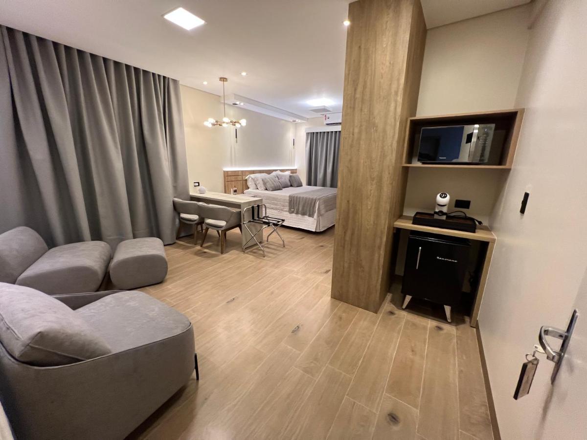 Onix Hotel Assis Esterno foto