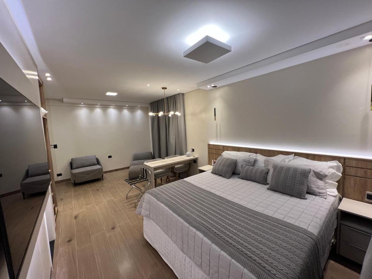 Onix Hotel Assis Esterno foto