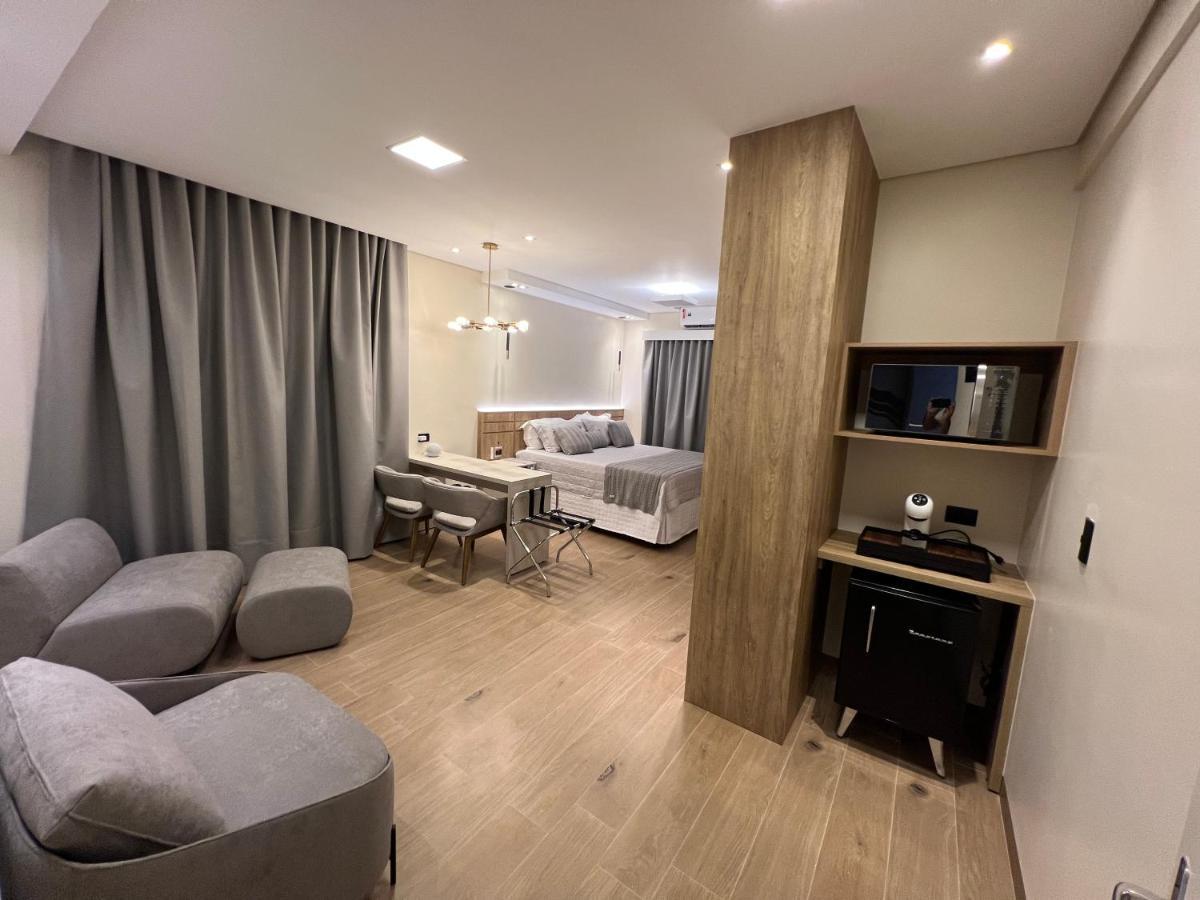 Onix Hotel Assis Esterno foto