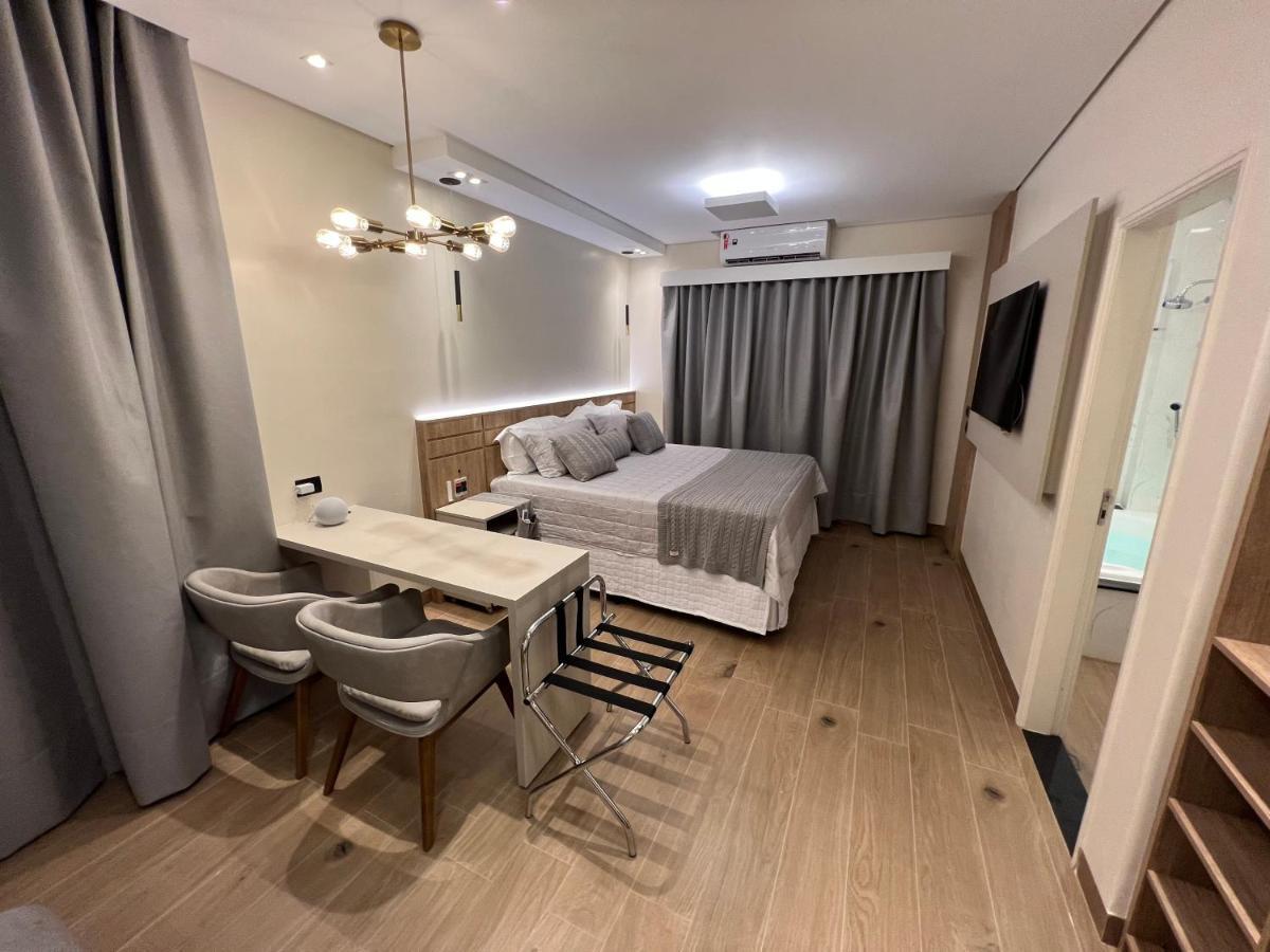 Onix Hotel Assis Esterno foto