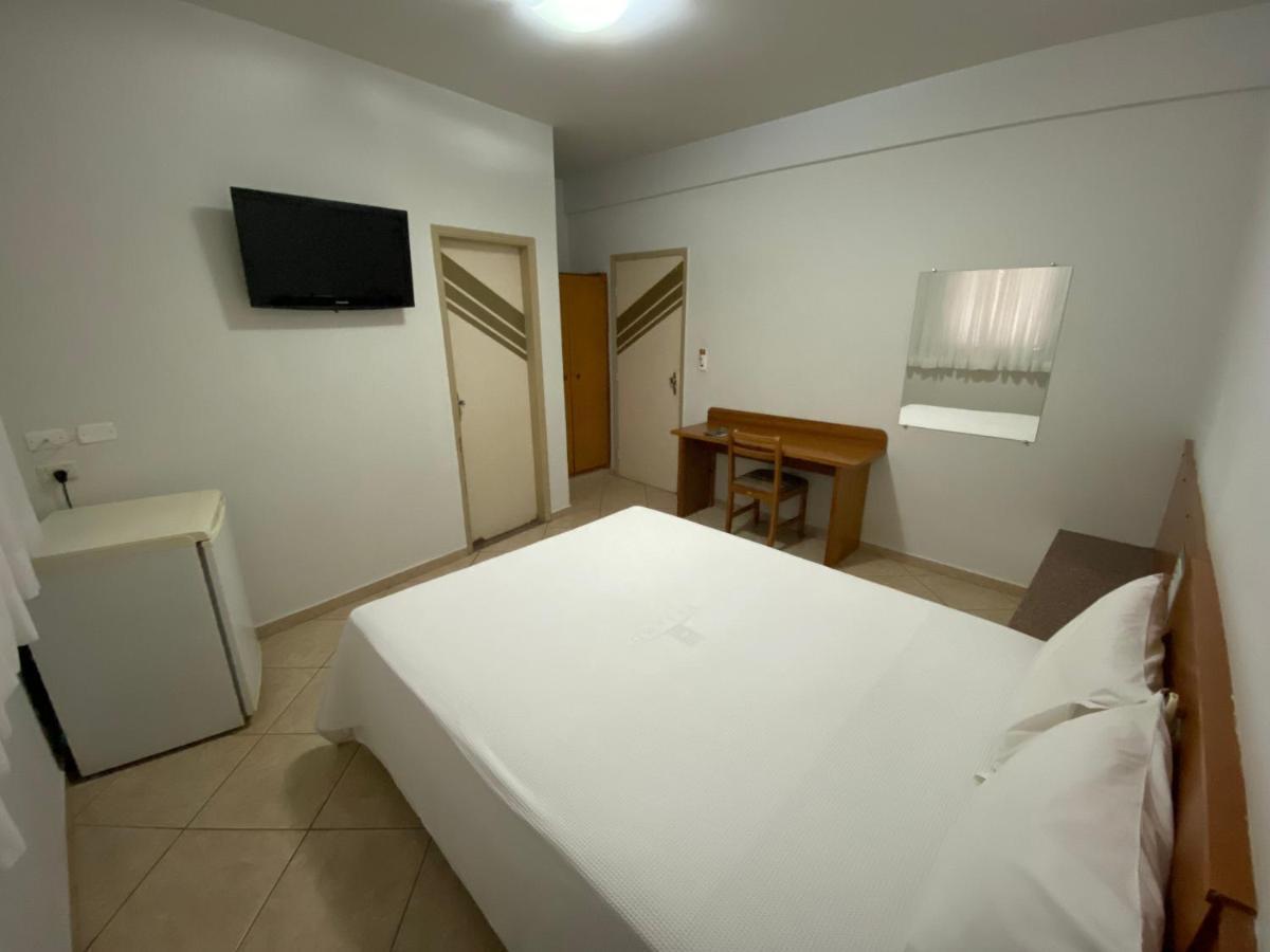Onix Hotel Assis Esterno foto