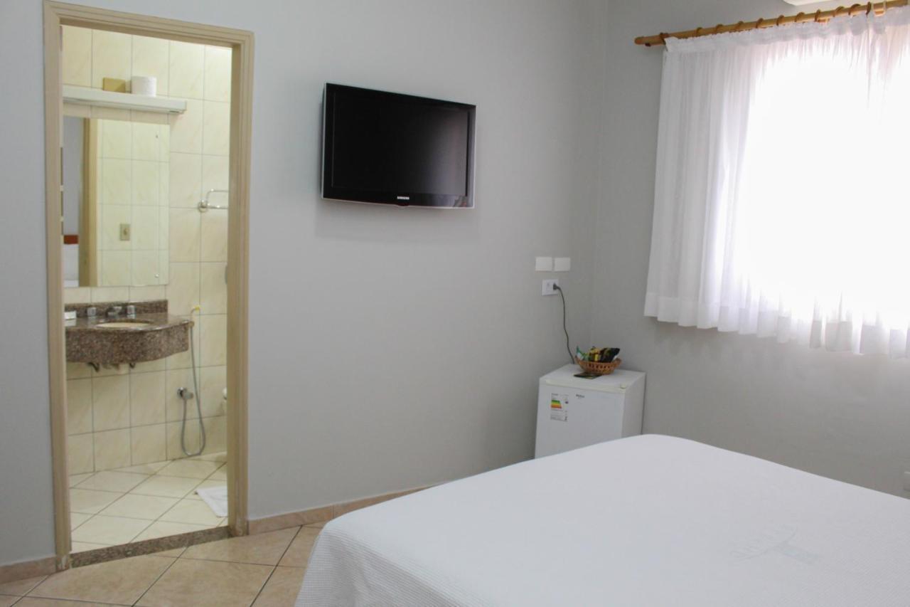 Onix Hotel Assis Esterno foto