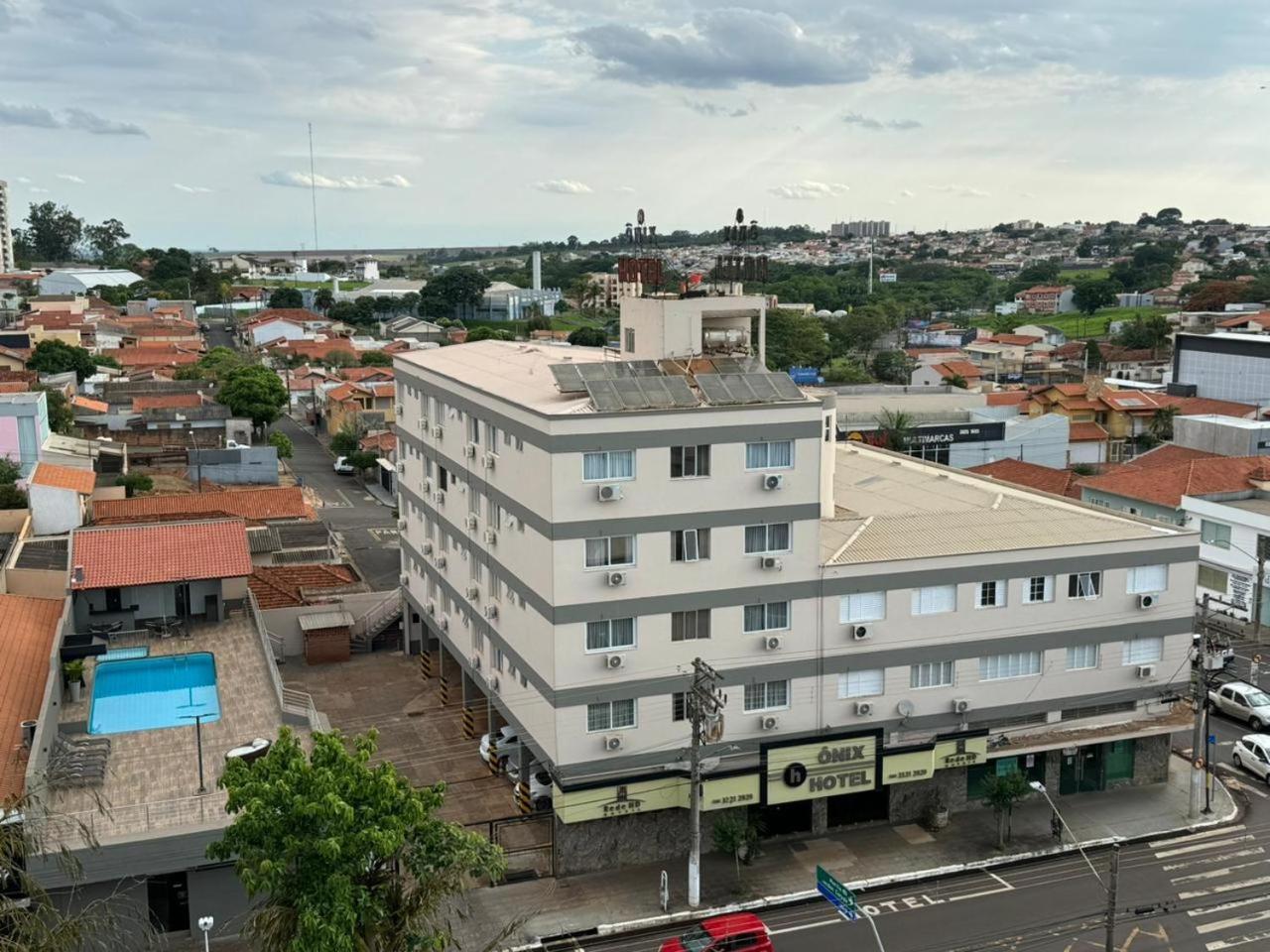 Onix Hotel Assis Esterno foto