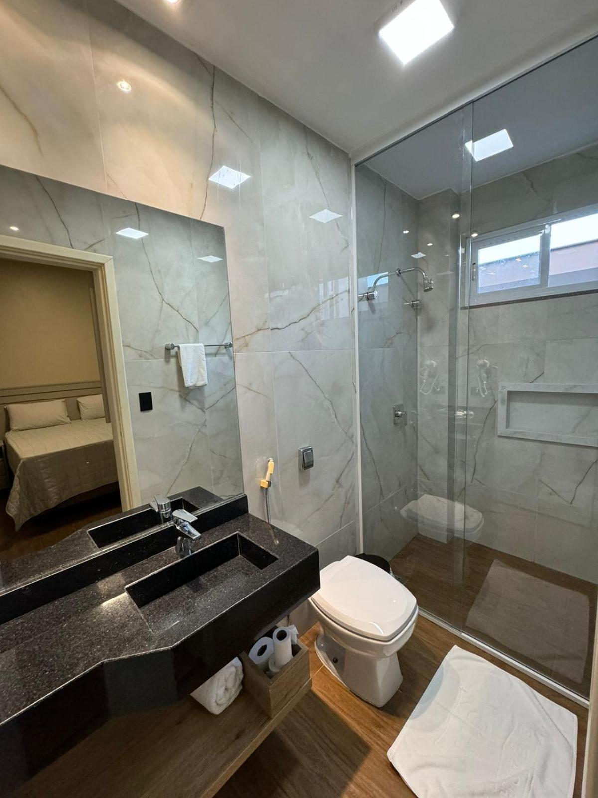Onix Hotel Assis Esterno foto