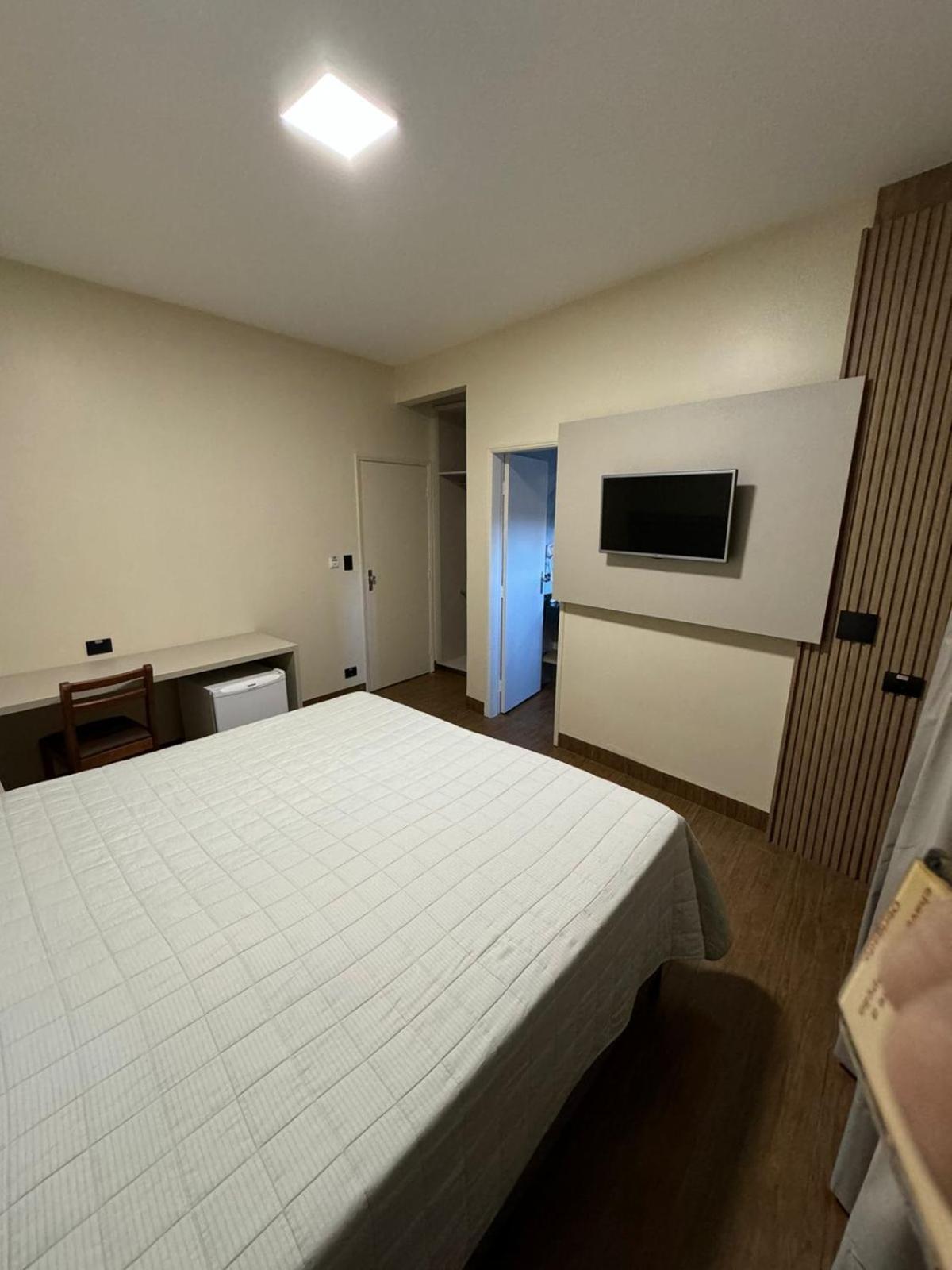 Onix Hotel Assis Esterno foto