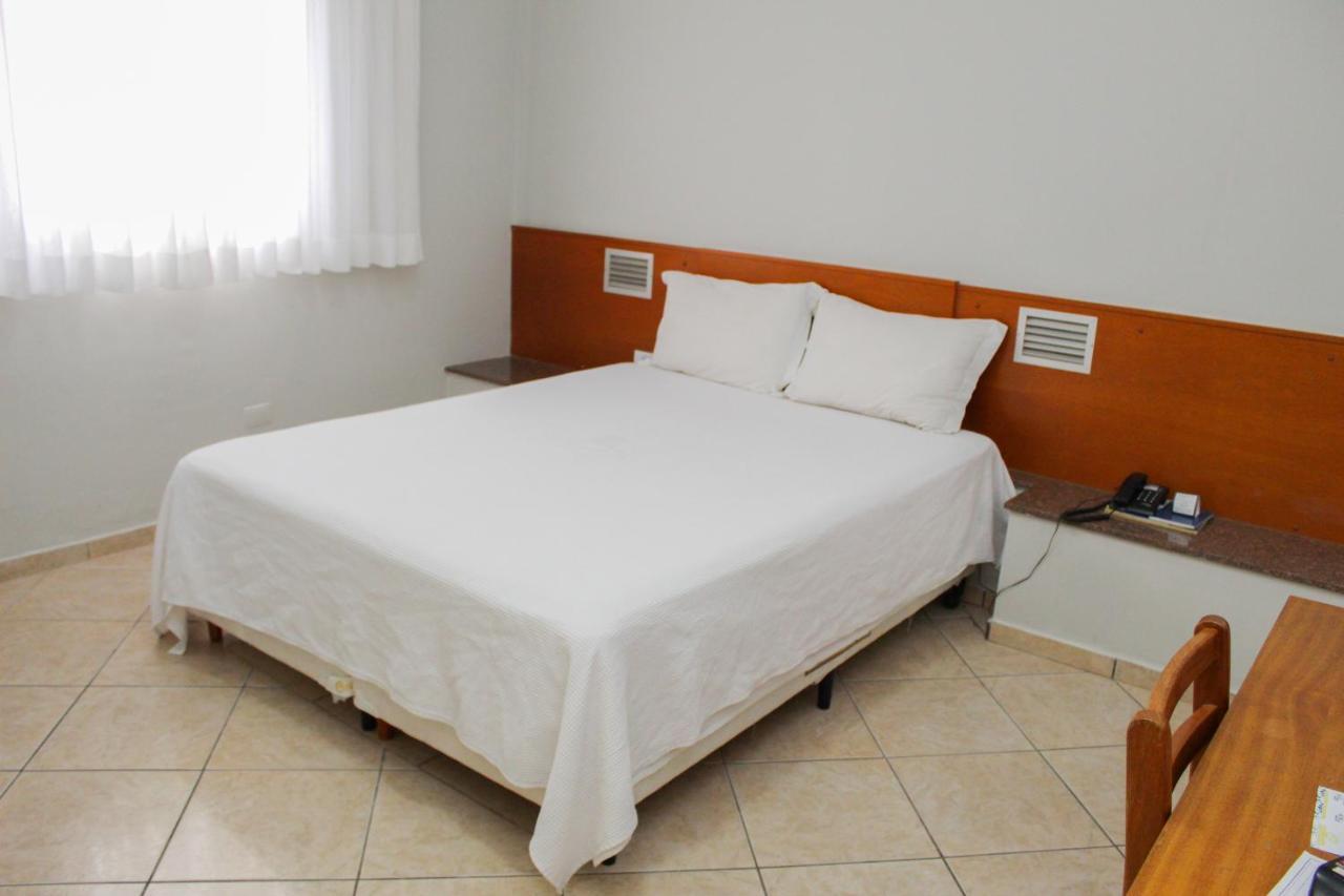 Onix Hotel Assis Esterno foto