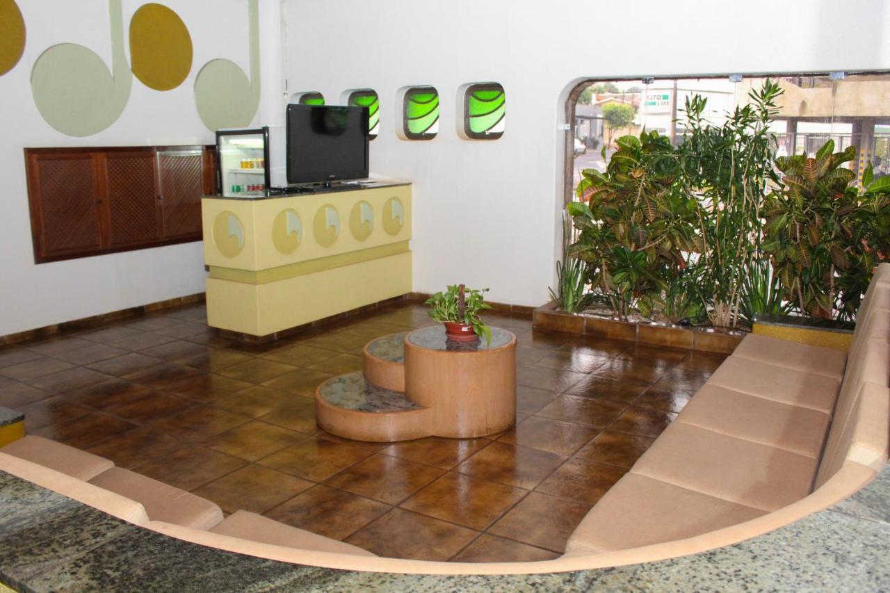 Onix Hotel Assis Esterno foto